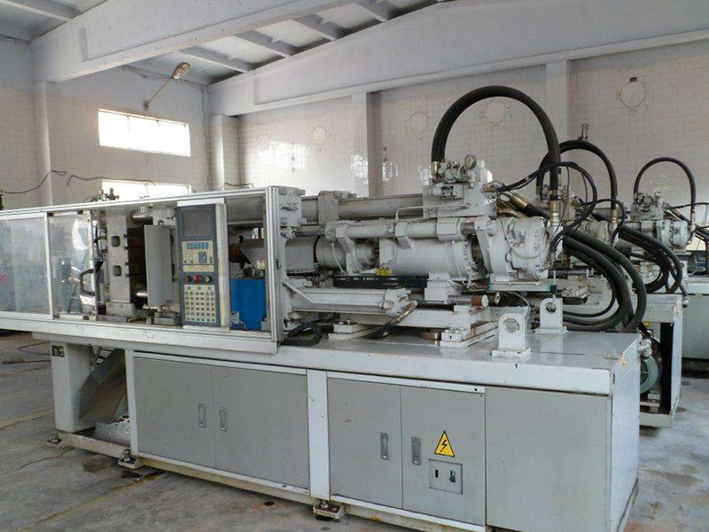 注塑機維修調(diào)試